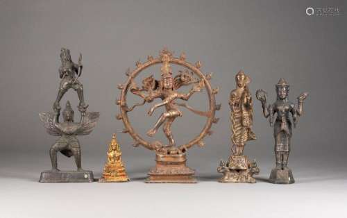 铜佛像一组（五件）<br />
南亚<br />
包括泰国及印度毗湿奴等铜像...