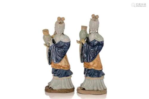 PAIR OF CHINESE EXPORT PORCELAIN COURT LADIES