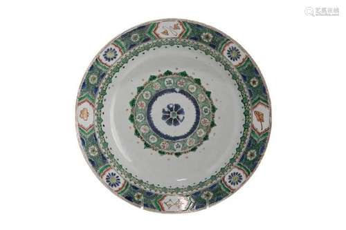 A CHINESE FAMILLE VERTE PORCELAIN CHARGER