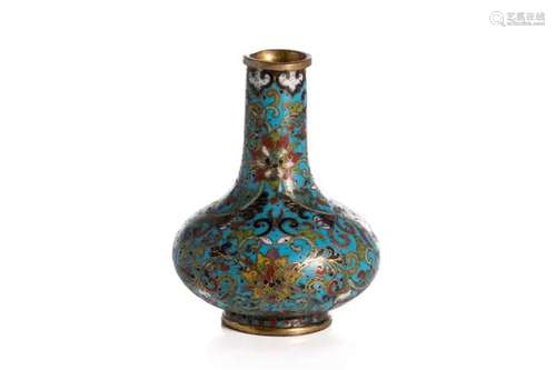 A CHINESE IMPERIAL CLOISONNE ENAMEL BOTTLE VASE