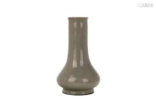 A CHINESE GUAN TYPE BOTTLE VASE