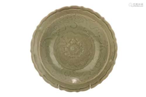 A CHINESE LONGQUAN CELADON GLAZE PORCELAIN DISH