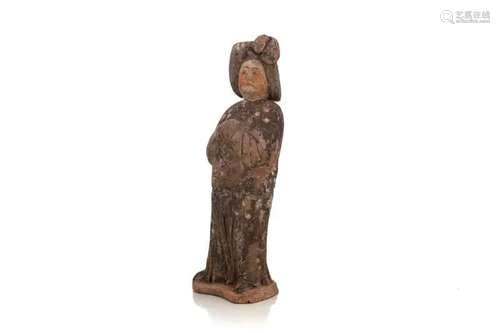 A CHINESE TANG STYLE POTTERY LADY FIGURINE