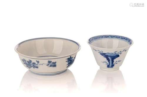 CHINESE BLUE & WHITE PORCELAIN TEA CUP & BOWL