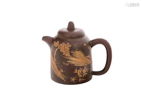 A CHINESE YIXING TEAPOT, SIGNED YIGONG