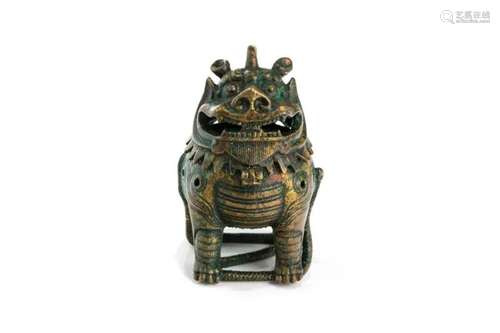 A CHINESE 19TH CENTURY BRONZE LUDUAN CENSER