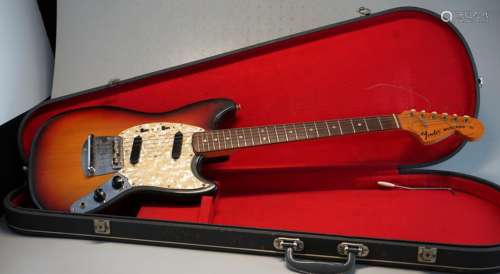 Fender Mustang E Gitarre - -Mustang PF Modell 500973