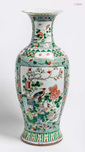 A LARGE CHINESE FAMILLE-VERTE VASE, QING DYNASTY, 19TH CENTU...