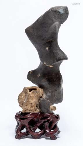 A CHINESE TAIHU SCHOLAR ROCK 31cm high