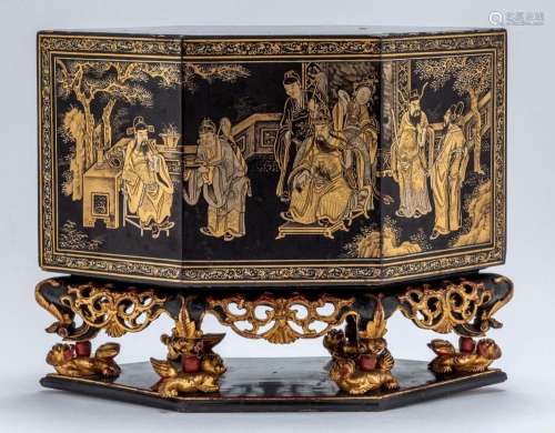 A CHINESE BLACK AND GOLD LACQUER BOX, QING DYNASTY (1644-191...