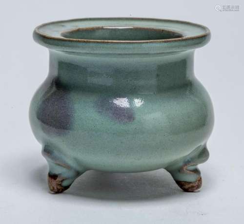 A CHINESE JUN TRIPOD CENSER 8.5cm diameter