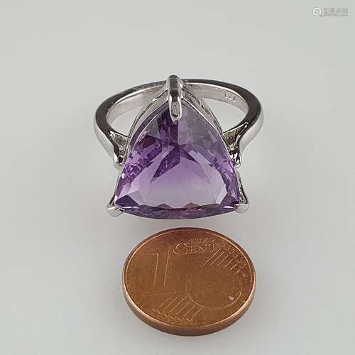 Amethystring - 925er Silber, Ringkopf besetzt mit facet