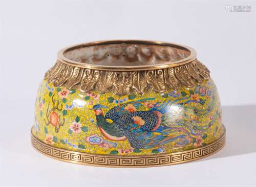 A CHINESE PAINTED-ENAMEL WATER POT