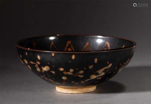 A FLAMBE GLAZED PORCELAIN BOWL