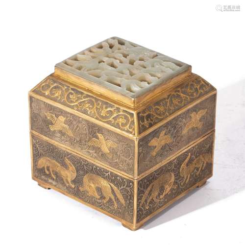 A CHINESE JADE INLAID GILT SILVER BOX AND COVER