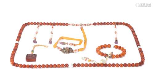 A CHINESE IMPERIAL ROSARY SET