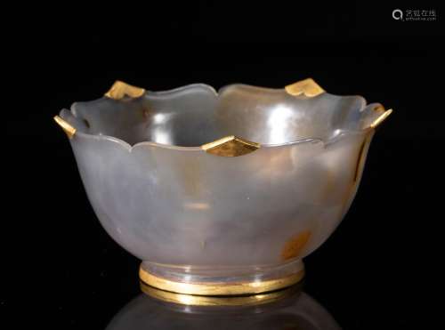 A CHINESE GILDING MOUNTED AGATE BOWL