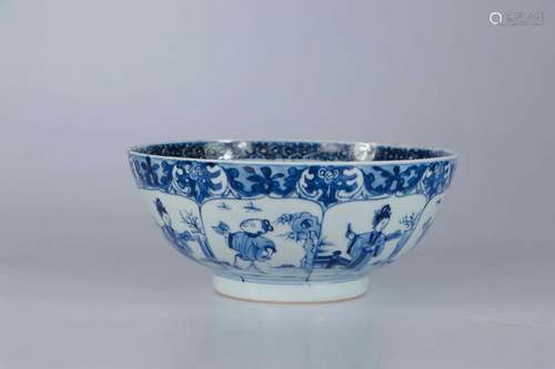 *CHINE, Époque Kangxi. Grand bol en porcelaine bleu bla