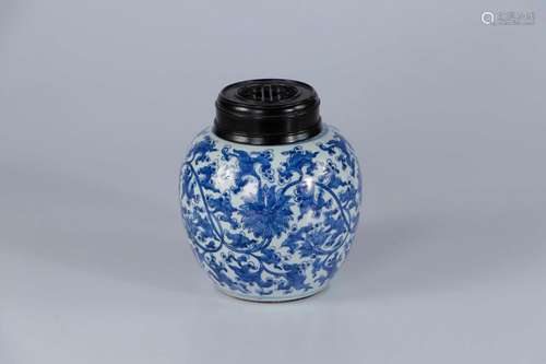 CHINE, Époque Kangxi. Pot à gingembre en porcelaine de