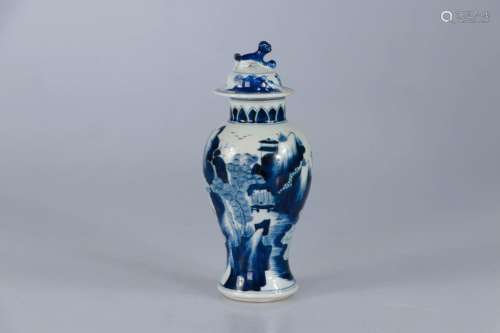 CHINE, Époque Kangxi. Vase couvert en porcelaine à base