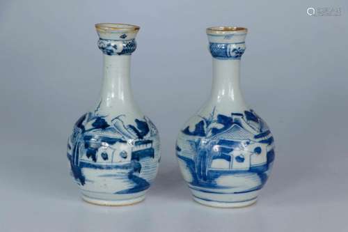 (2) CHINE, XIXe siècle. Paire de vases bouteille à col