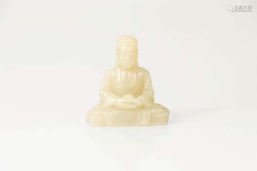 CHINE, XXe siècle. Statuette de Bouddha en jade céladon