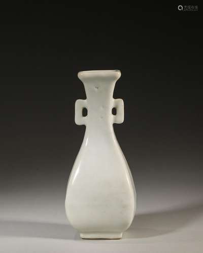 A flower carved white glaze porcelain double-eared vase,Yuan...