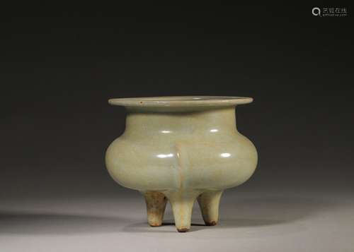 A Longquan kiln porcelain censer,Yuan Dynasty,China