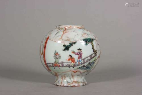 A famille rose figure porcelain vase,Qing Dynasty,China