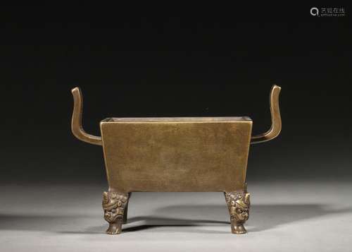 A double-eared copper censer,Qing Dynasty,China