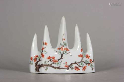 A famille rose flower porcelain brush stand,Qing Dynasty,Chi...