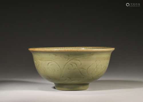 A Longquan kiln flower porcelain bowl,Yuan Dynasty,China