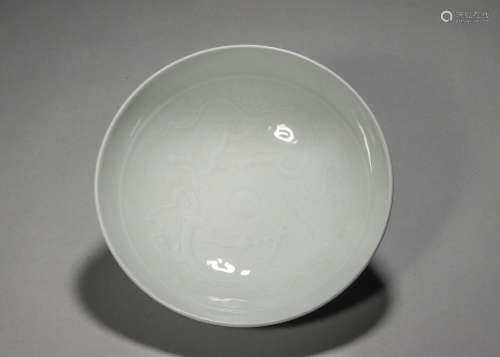 A dragon patterned white glaze porcelain bowl