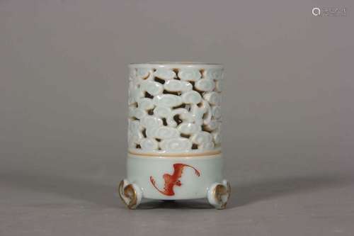 A hollowed out gilt iron red bat porcelain incense burner,Qi...