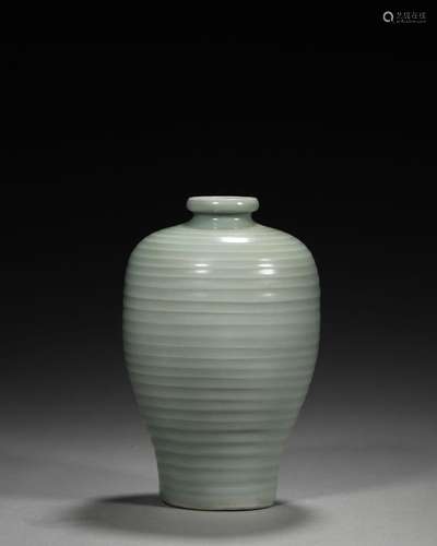 A Longquan kiln porcelain meiping,Song Dynasty,China