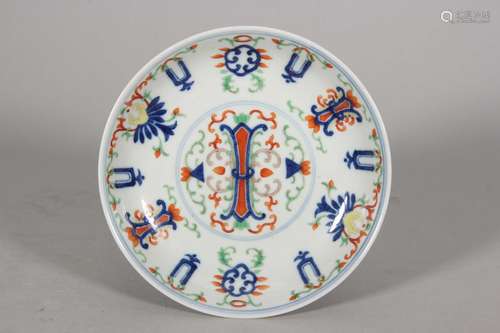 A blue and white doucai honeysuckle porcelain plate,Qing Dyn...