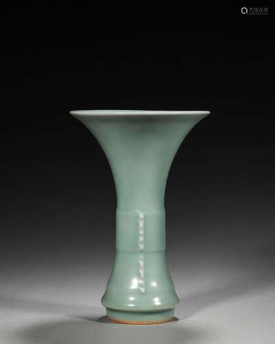 A Longquan kiln porcelain beaker vase,Song Dynasty,China