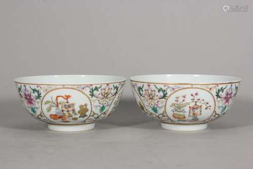 A pair of famille rose flower porcelain bowls,Qing Dynasty,C...