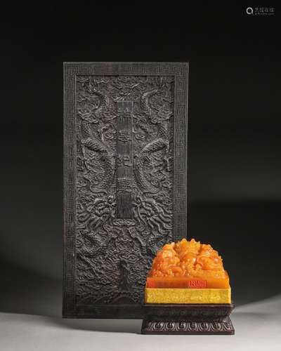 A dragon patterned tianhuang Shoushan soapstone seal,Qing Dy...