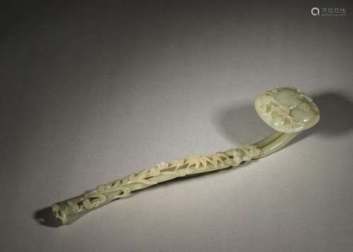 A bat and peach patterned jade ruyi,Qing Dynasty,China