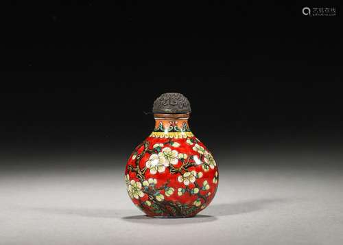 A plum blossom patterned copper enamel snuff bottle,Qing Dyn...