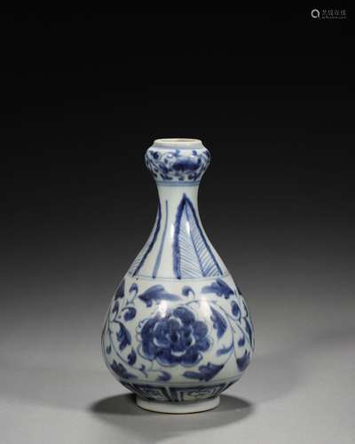 A blue and white interlocking flower porcelain vase,Yuan Dyn...