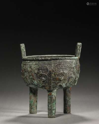 A taotie patterned double-eared bronze pot,Han Dynasty,China