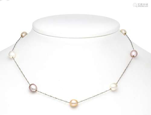 Cultured pearl necklace WG 750