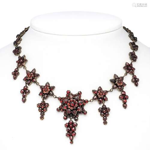 Garnet necklace around 1890 wi