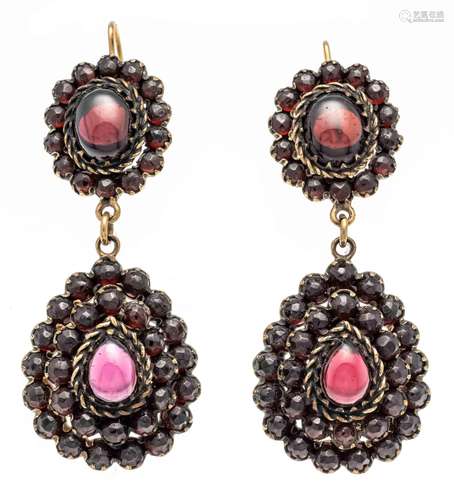 Garnet earrings gold plated wi