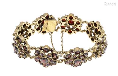 Garnet bracelet gold plated wi