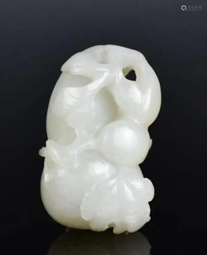 A Jade Carved Gourd Ornament Qing