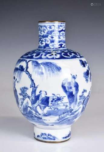 A Blue & White Lamp Cover, 18thC