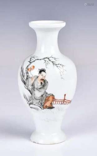 A Grisaille & Iron-red-enameled Vase, Qianlong Mk